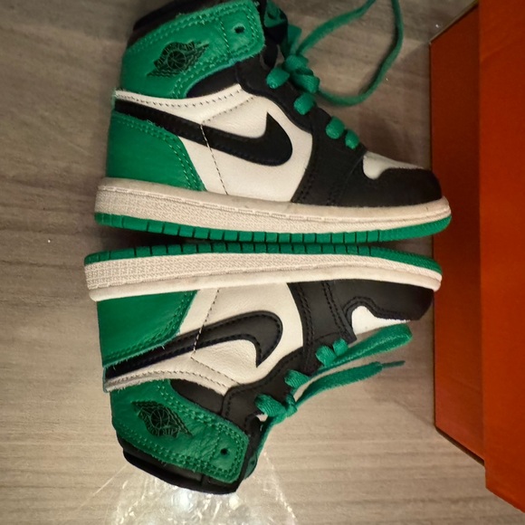 Toddler Air Jordan 1 High OG - Picture 3 of 6